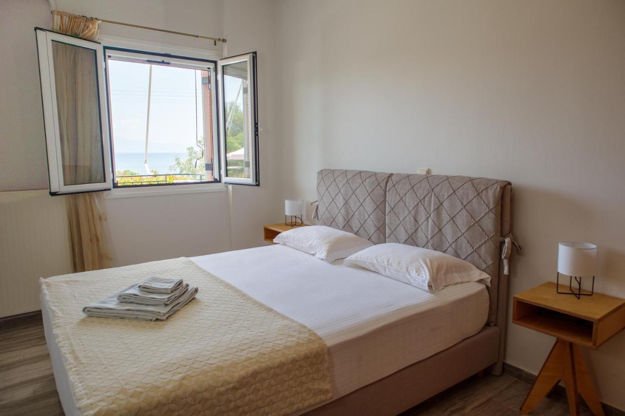 Almyros Aktis Seaview Apartment Kalamata Exteriör bild