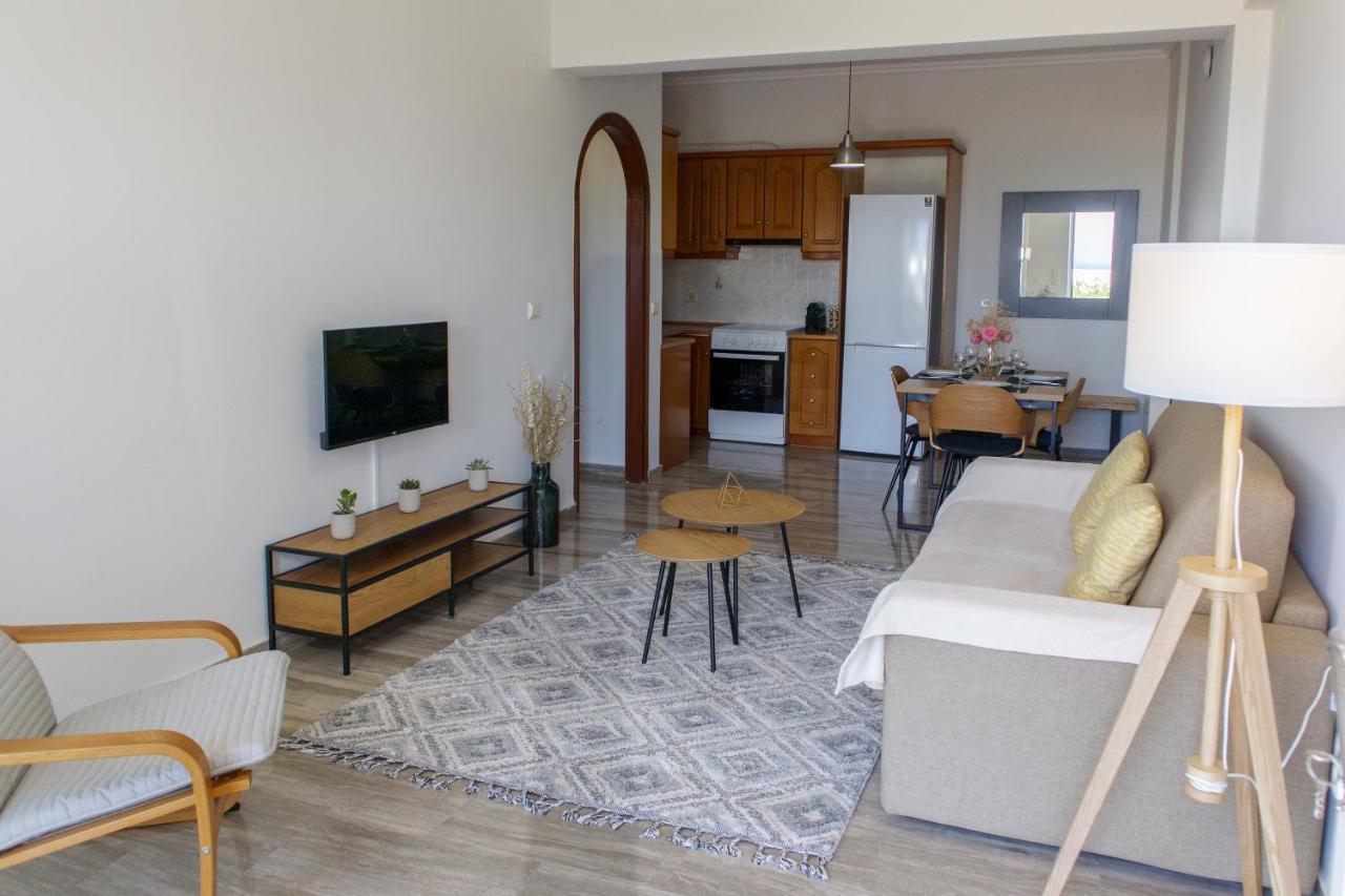 Almyros Aktis Seaview Apartment Kalamata Exteriör bild
