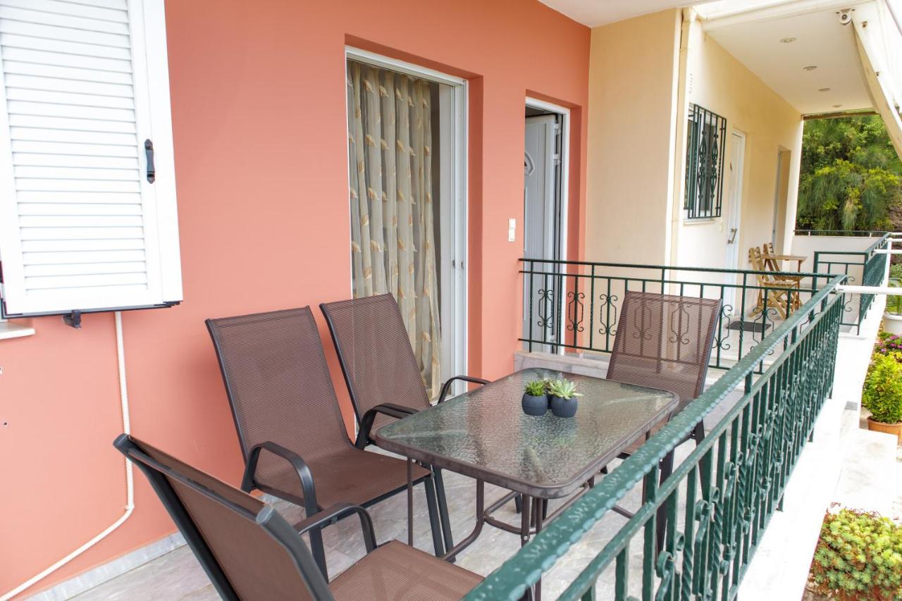 Almyros Aktis Seaview Apartment Kalamata Exteriör bild
